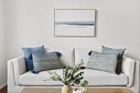 Beautiful Bondi 1-Bed Apartment Meters from Beach, Sydney